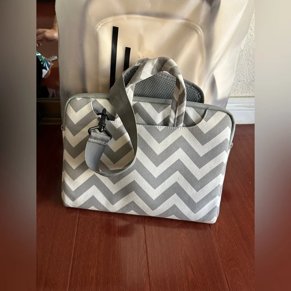 Laptop Bag Grey Chevron Print Multiple Pockets Safety Lining